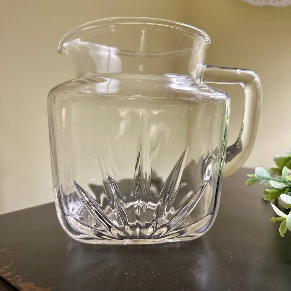 VINTAGE, FEDERAL GLASS, SQUARE PITCHER. SMALL,CLEAR,GLASS WITH STARBURST DESIGN
